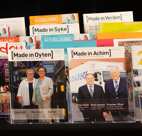 Mehrere Magazine aus dem Haus der Werbung Verden